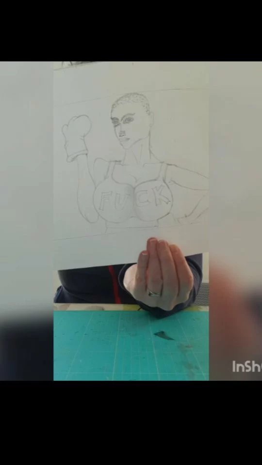 Avant/après Je reprends un vieux dessin que remets au goût du jour. Partie 1, le croquis.

#vénère 
#avantapres