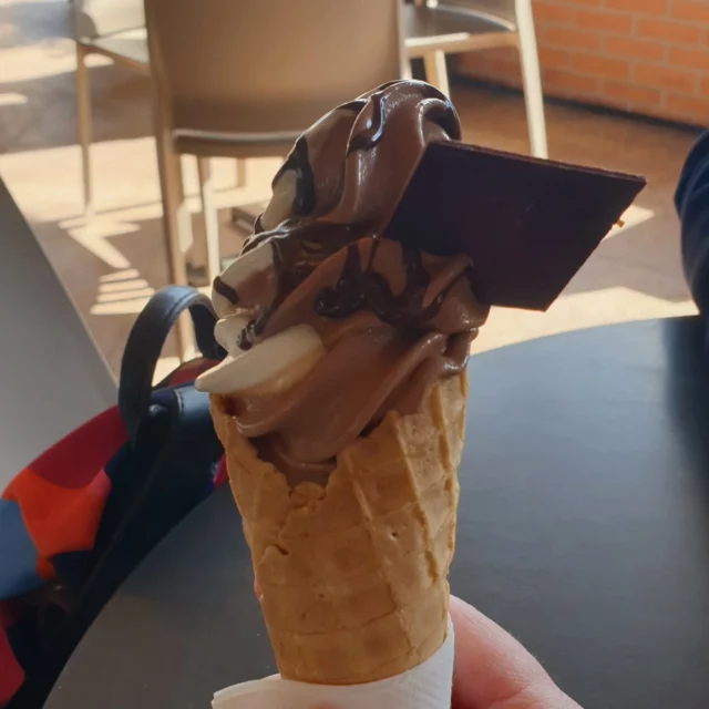 Avril en vrac

1/ les glaces de chez @lindtfrance 😋
2/ Golf avec mon meilleur ami
3/ la bagarre, revisite d'un ancien dessin
4/ Musique forever
5/ finalement, je ne fais pas d'apnée du sommeil 
6/ créer encore et encore
7/ l'amour 😻
8 / 4 jours hors du temps à @maison_des_createurs 
9/ mon nouveau logo pour le lancement de ma boutique en ligne ➡️ lien en bio
10/ j'ai gagné un concours de dessin sur le thème des super héros grâce à She Hulk 🥳

J'ai surkiffé mon mois d'avril et toi ?

#dump 
#avrildump